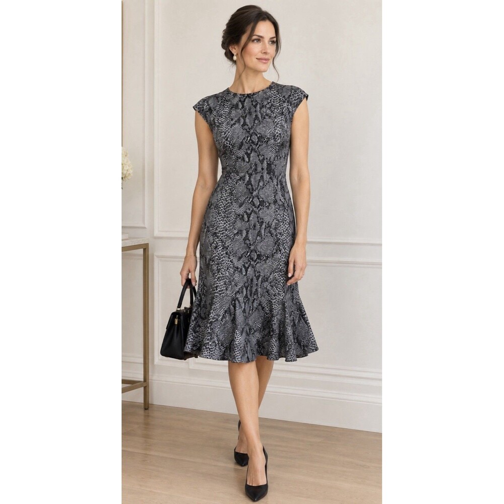 Ann Taylor Snake Print Fit & Flare Knee Dress Gray/Black Size 6 Cap Sleeve Zip